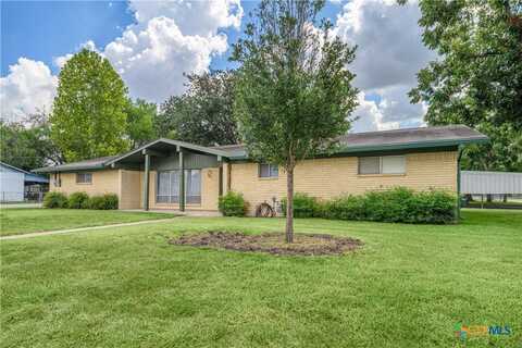 516 W Fourteenth Street, Shiner, TX 77984
