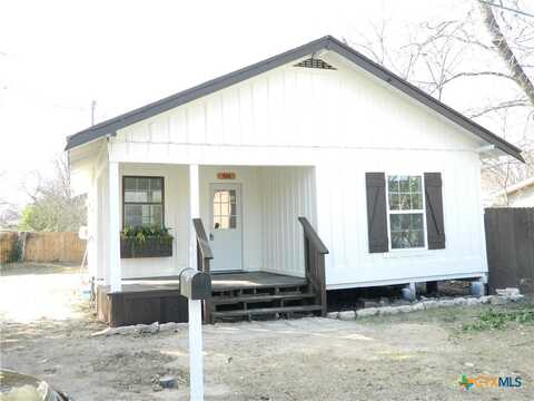 426 Aguila Street, Seguin, TX 78155
