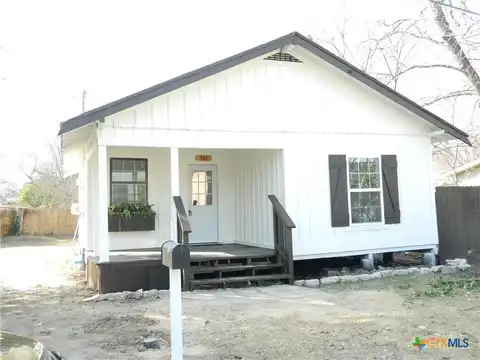 426 Aguila Street, Seguin, TX 78155