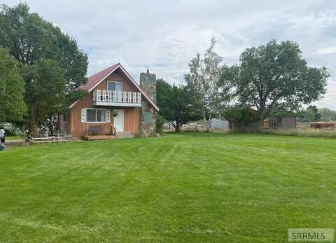 24707 Hwy 93, Challis, ID 83226