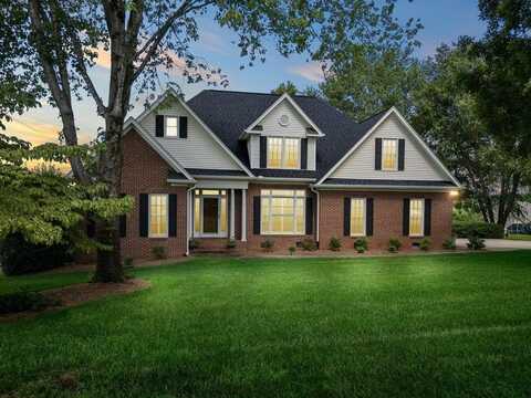 372 Old South Road, Duncan, SC 29334