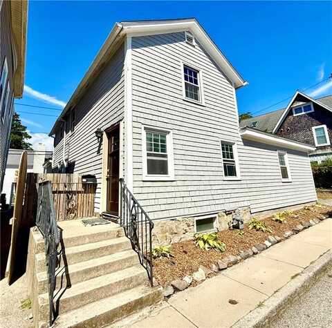 42 Dixon Street, Newport, RI 02840