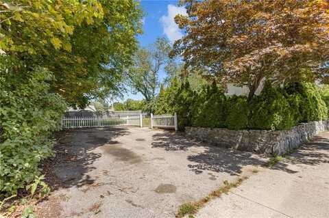 221 Bay View Avenue, Cranston, RI 02905