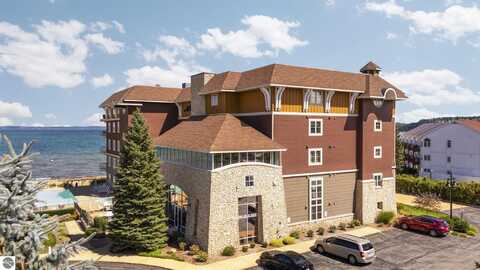 1941 N US-31 N, Traverse City, MI 49686
