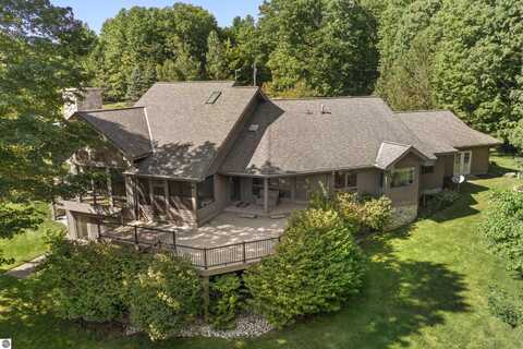 11775 Golfview Drive, Bear Lake, MI 49614