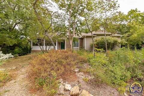 5720 NW Northboro DR, Topeka, KS 66618