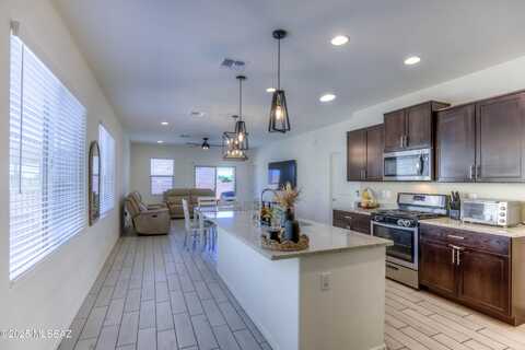 793 E Catwalk Place, Sahuarita, AZ 85629