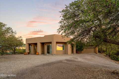 600 N Oak Hills Place, Oracle, AZ 85623