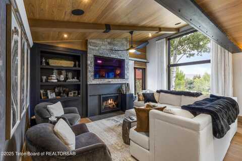 440 HENLEY Road, Jackson, WY 83001