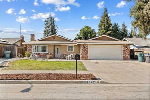 1842 Plymouth Avenue, Tulare, CA 93274