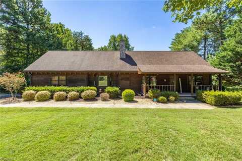 146 Brookdale Drive, Advance, NC 27006