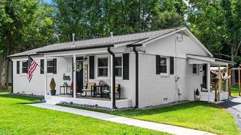 200 S New Street, Liberty, NC 27298