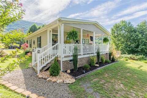 368 Valley End Road, Ararat, VA 24053