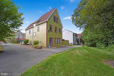 2 BISSENDEN WAY, REINHOLDS, PA 17569
