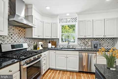 17 SALEM VIEW DRIVE, WAYMART, PA 18472