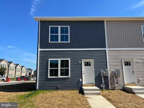 122 MARINERIS CIRCLE, MARTINSBURG, WV 25405