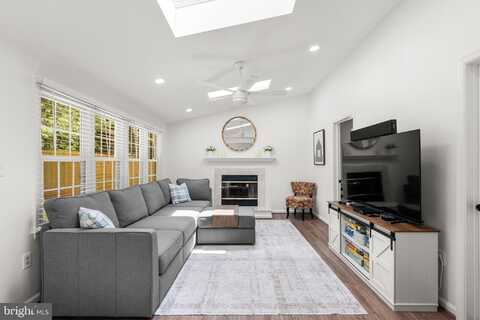118 TULIP DRIVE, GAITHERSBURG, MD 20877