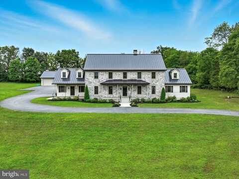 160 VIDA LANE, DOVER, PA 17315