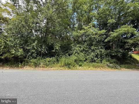 11 GOLFVIEW LANE, READING, PA 19606