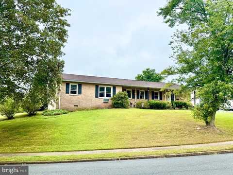 320-322 S GRIFFITH DRIVE, DOUGLASSVILLE, PA 19518