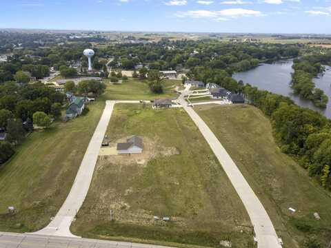 102 Deerfield Circle, Waverly, IA 50677