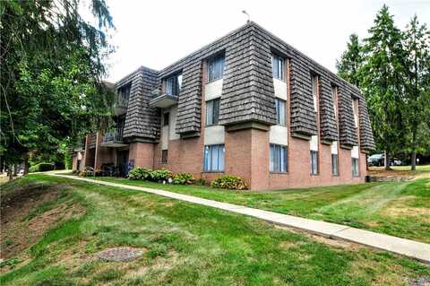 113 Forest Green Dr, Crescent, PA 15108
