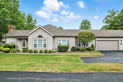 84 Stone Ridge Blvd, Hermitage, PA 16148