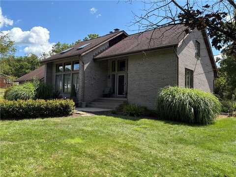 127 Willow Dr, Plum, PA 15239