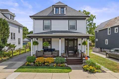 318 E New Castle St, Zelienople, PA 16063