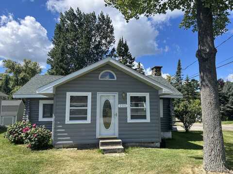 200 Oliver Drive, Houghton Lake, MI 48629