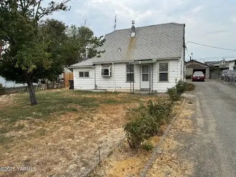 1812 S 18th St, Yakima, WA 98903
