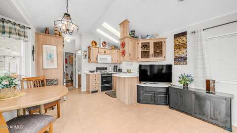 425 IRONSTONE Drive, Apache Junction, AZ 85119
