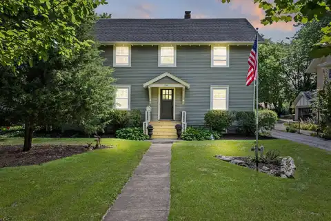 1018 Dekalb Avenue, Sycamore, IL 60178