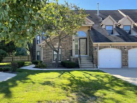 13 Willow Parkway, Buffalo Grove, IL 60089