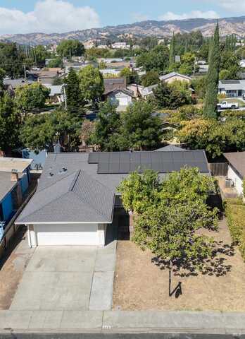 319 Folsom Drive, Vacaville, CA 95687