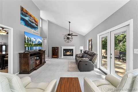434 Cherokee Road, Four Seasons, MO 65049