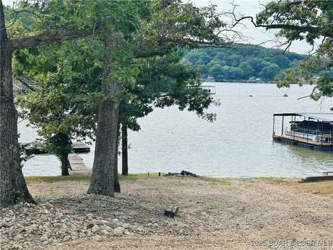 1393 Sagrada Drive, Edwards, MO 65326