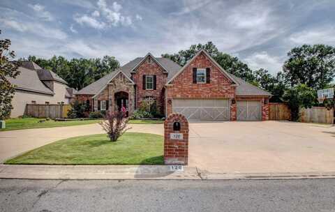 128 Marseille Dr, Maumelle, AR 72113