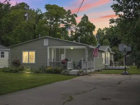 418 N PARK, BOYNE CITY, MI 49712