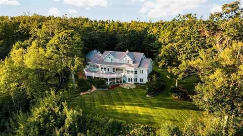 731 W HATHAWAY, HARBOR SPRINGS, MI 49740