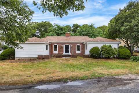 100 Arbor Way, Hyannis, MA 02601