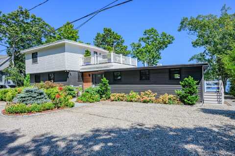 18 Great River Road, Mashpee, MA 02649