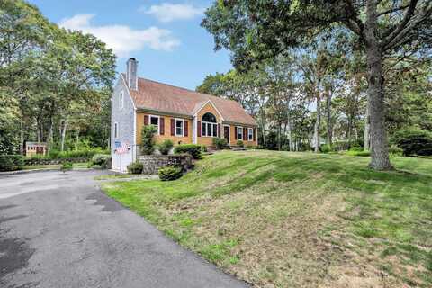 19 Drew Lane, Mashpee, MA 02649