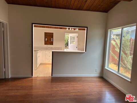 7449 Manchester Ave, Los Angeles, CA 90045