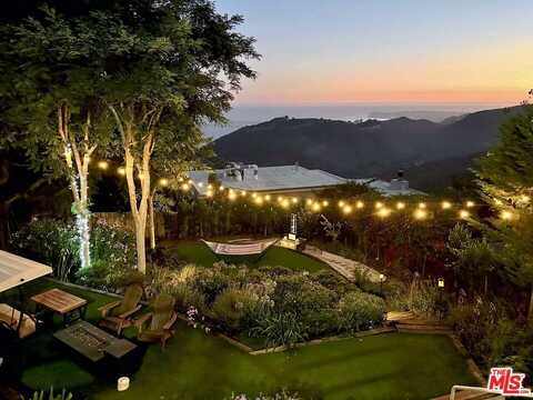 2977 Seabreeze Dr, Malibu, CA 90265