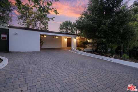 4745 Caritina Dr, Tarzana, CA 91356