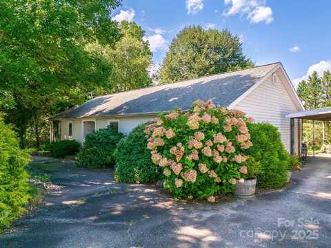 1517/1519 Rutherford Street E, Landrum, SC 29356