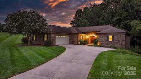 2705 Lyle Court NE, Conover, NC 28613