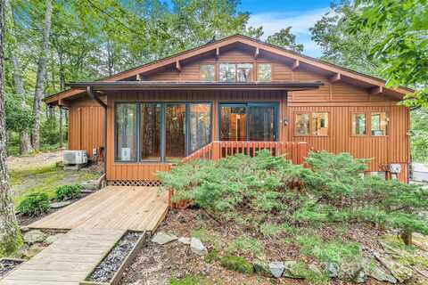 162 Tsataga Court, Brevard, NC 28712