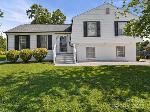 7335 Meadowdale Lane, Charlotte, NC 28212